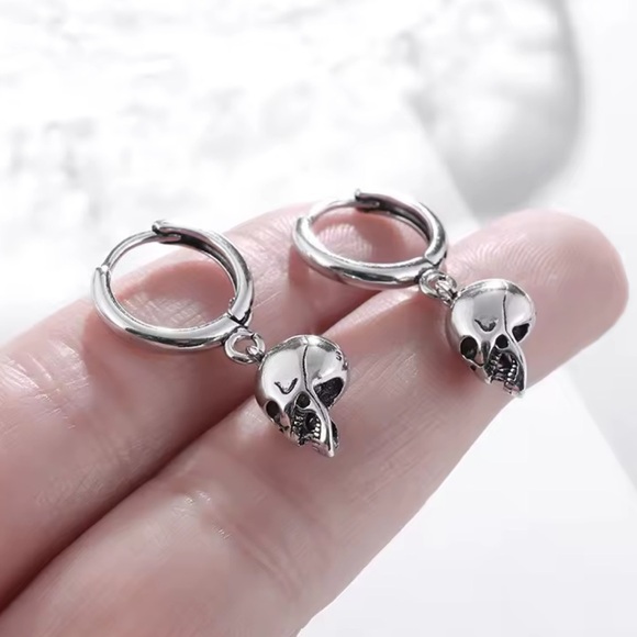 Halloween gothic vintage black Silver Skull Hoop Earrings - Picture 3 of 7